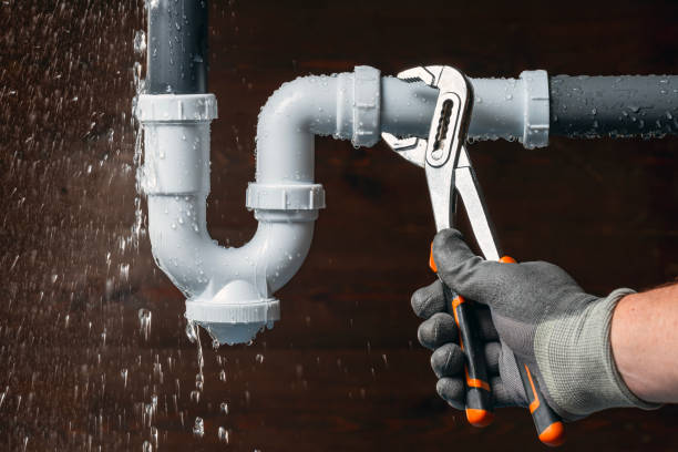 Professional Emergency Plumber technician working in Cecil, PA